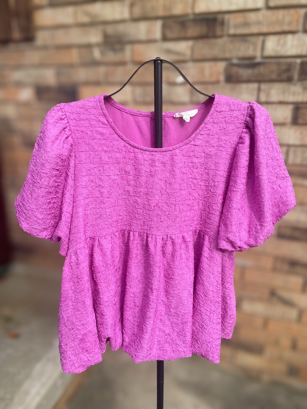 Entro L Fuchsia Textured Puff Sleeve Babydoll Peplum Blouse